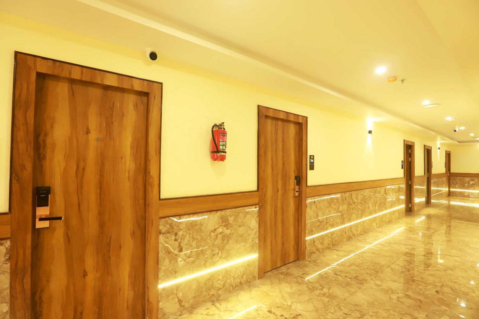 Hotel Bkc Minerva, Near Us Consulate Βομβάη Εξωτερικό φωτογραφία