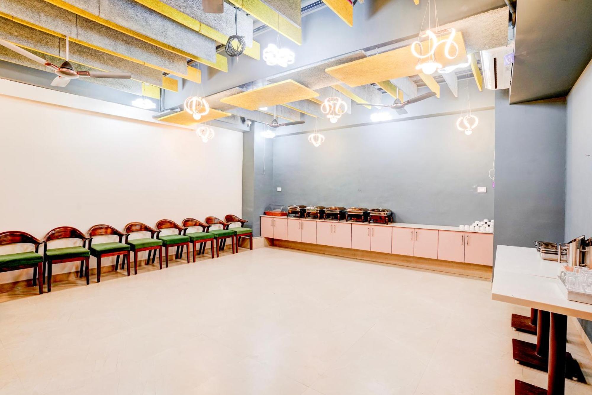 Hotel Bkc Minerva, Near Us Consulate Βομβάη Εξωτερικό φωτογραφία